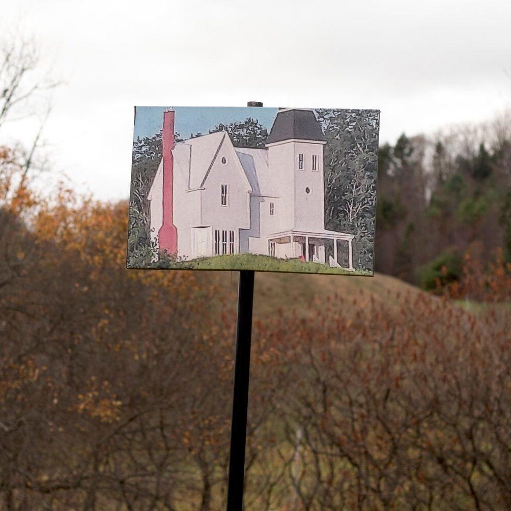Vermont town draws 'Beetlejuice' fans to iconic horror movie site
